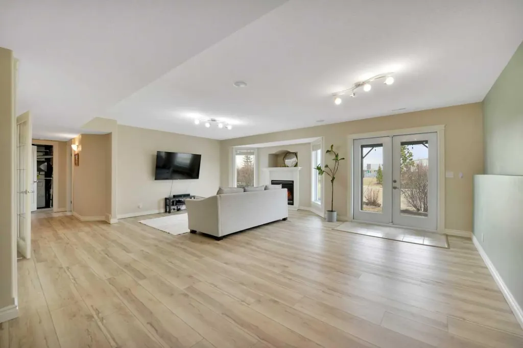 50 Langford Crescent Red Deer AB T4R 2X1