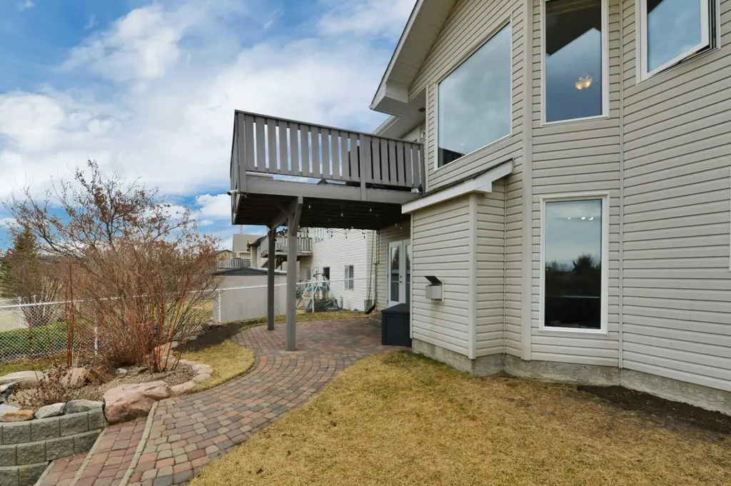 50 Langford Crescent Red Deer AB T4R 2X1