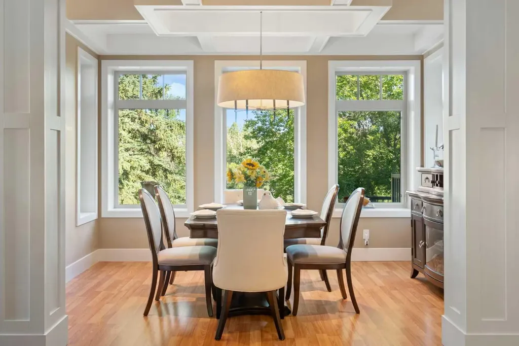1308 21 Avenue NW Calgary AB T2M1L4