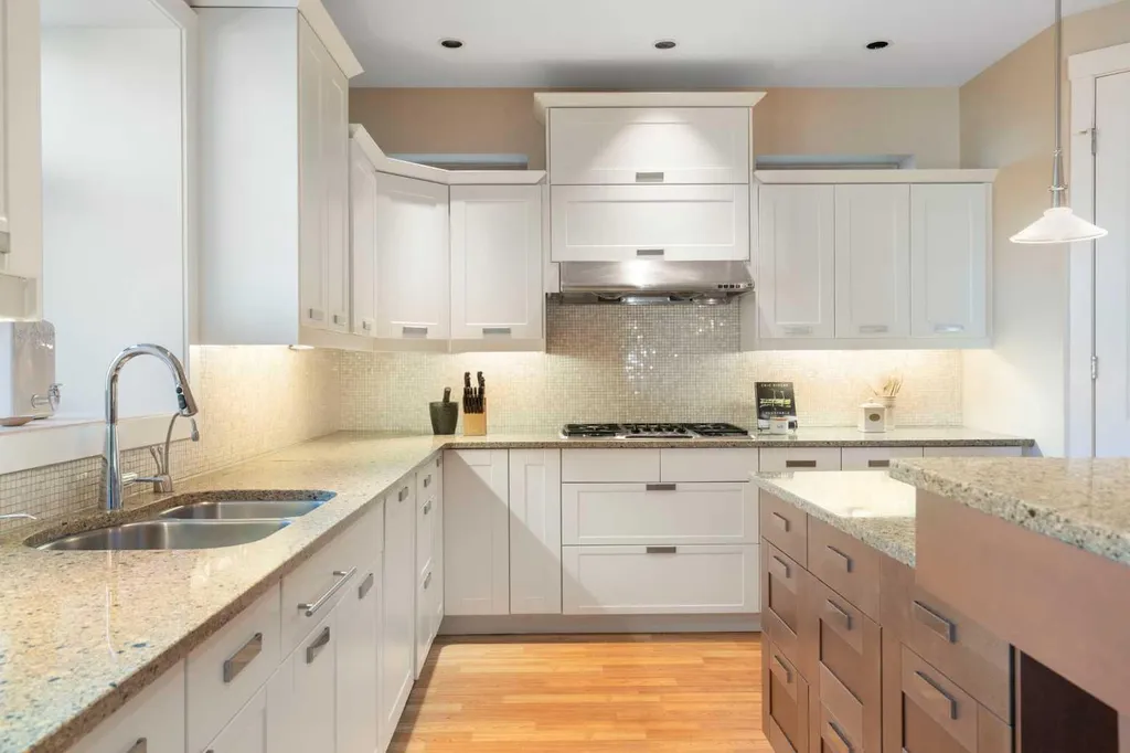 1308 21 Avenue NW Calgary AB T2M1L4
