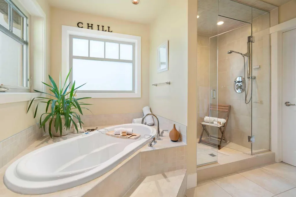 1308 21 Avenue NW Calgary AB T2M1L4