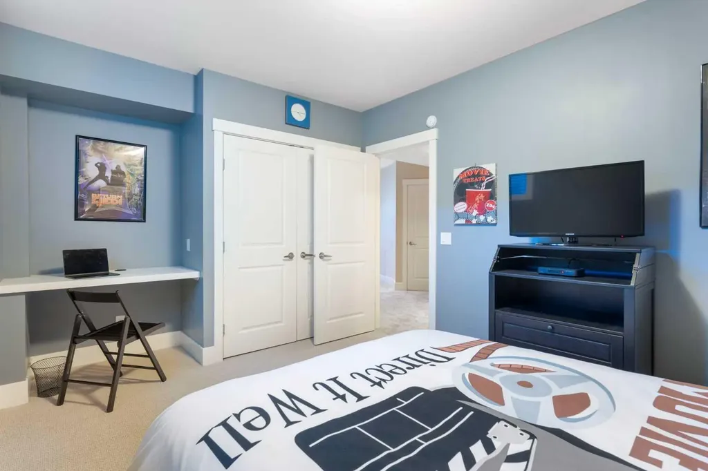 1308 21 Avenue NW Calgary AB T2M1L4