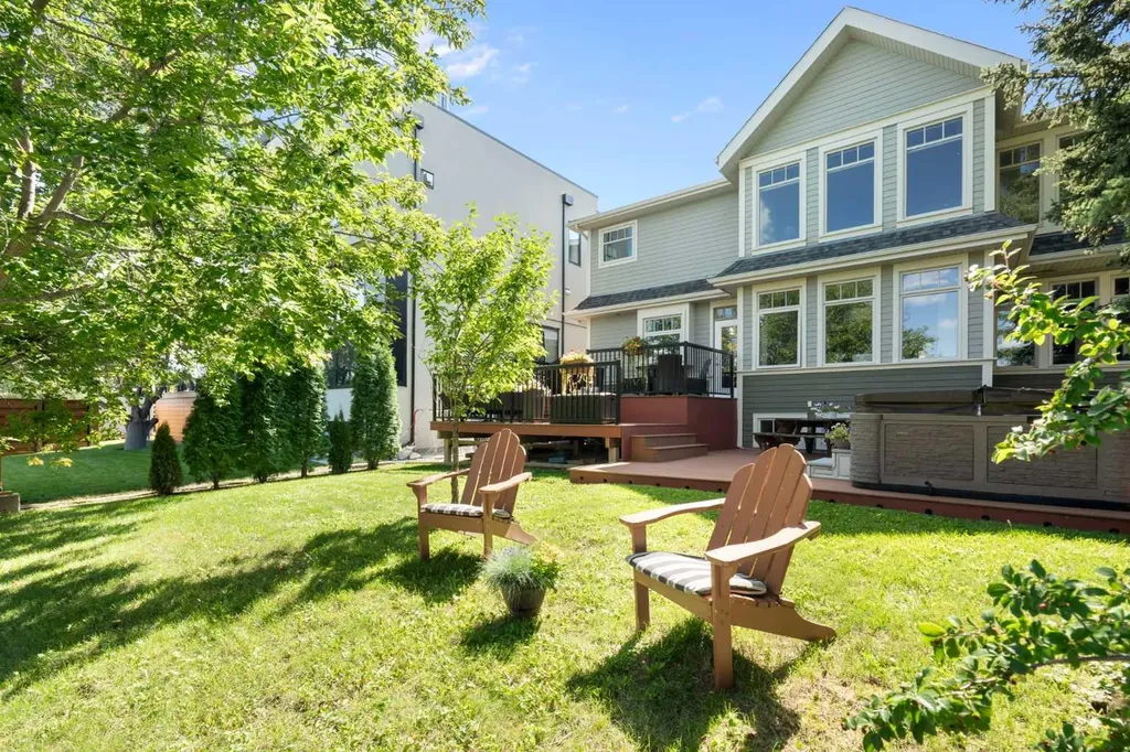 1308 21 Avenue NW Calgary AB T2M1L4