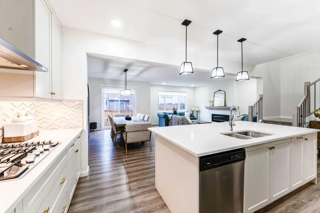 156 Savanna Drive NE Calgary AB T3J2H5