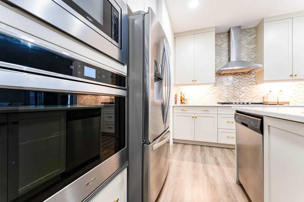 156 Savanna Drive NE Calgary AB T3J2H5