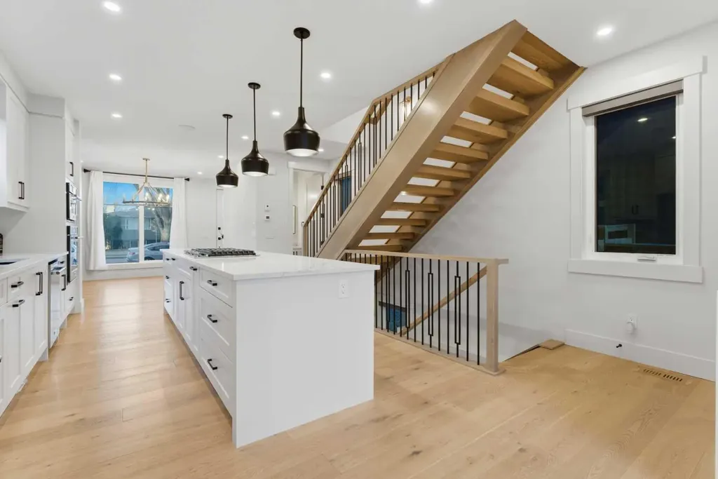 631 55 Avenue SW Calgary AB T2V 0G2