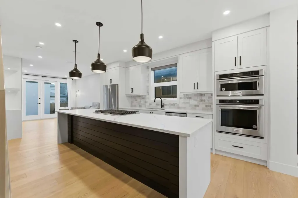 631 55 Avenue SW Calgary AB T2V 0G2