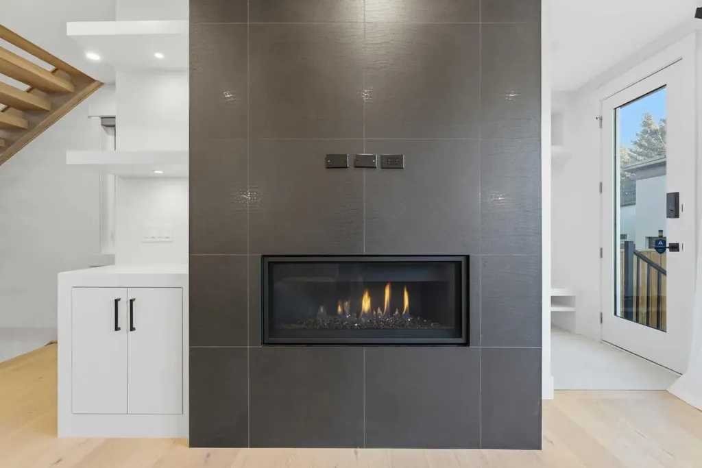 631 55 Avenue SW Calgary AB T2V 0G2