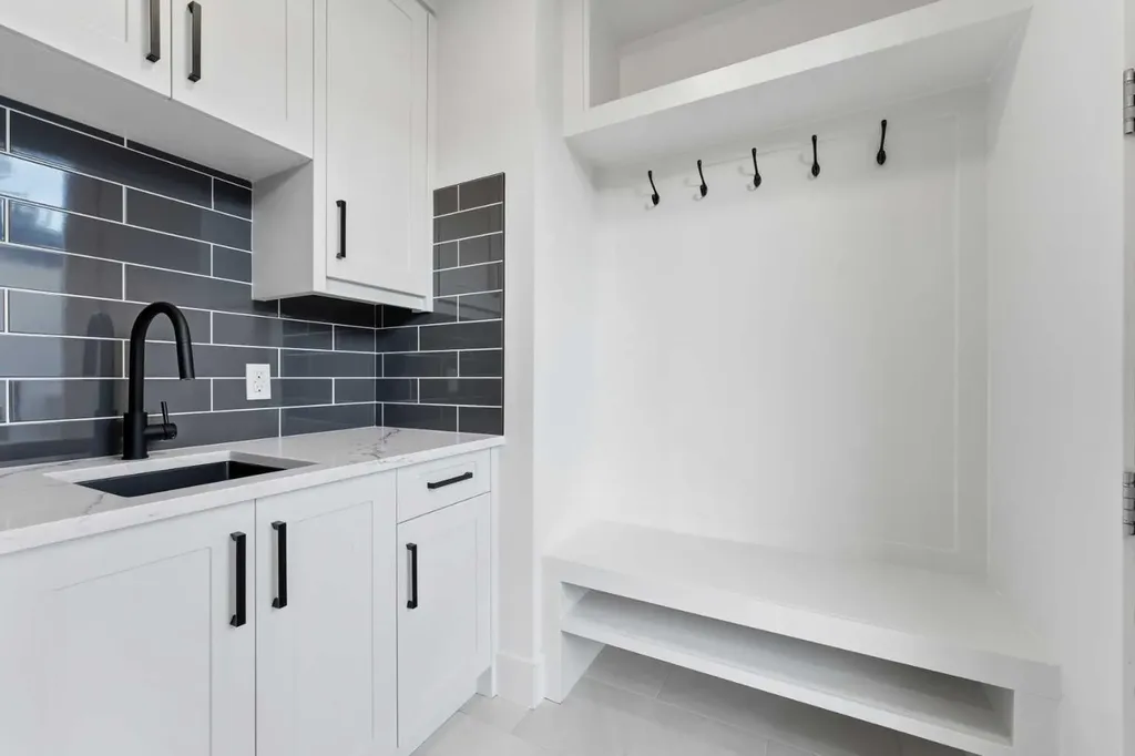 631 55 Avenue SW Calgary AB T2V 0G2