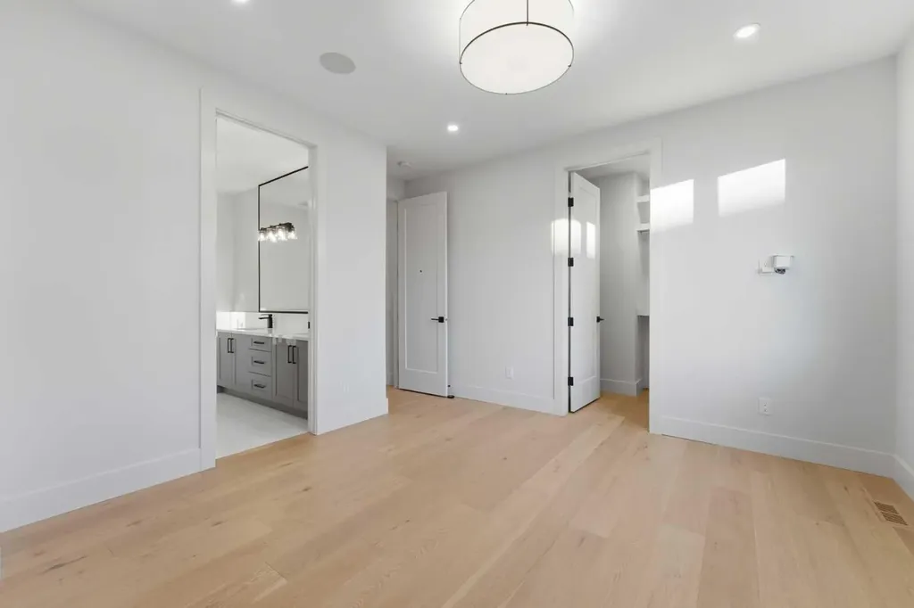 631 55 Avenue SW Calgary AB T2V 0G2