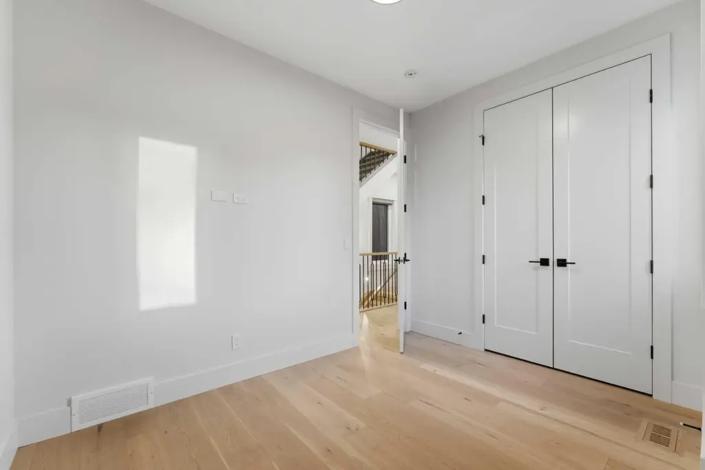 631 55 Avenue SW Calgary AB T2V 0G2