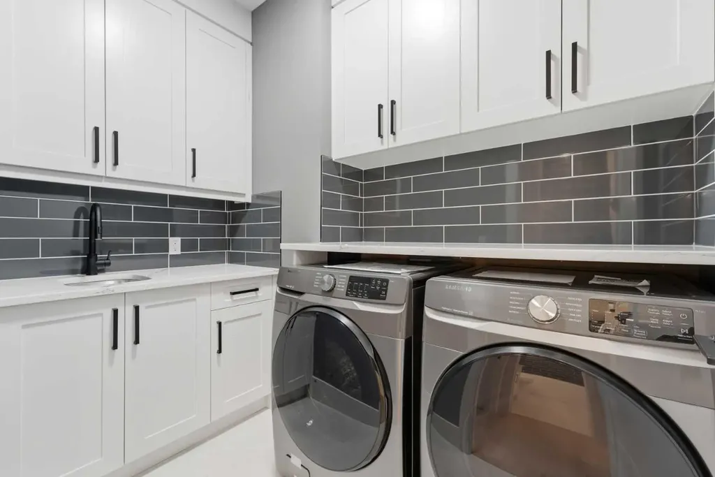 631 55 Avenue SW Calgary AB T2V 0G2