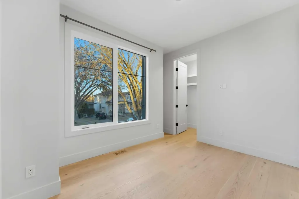 631 55 Avenue SW Calgary AB T2V 0G2