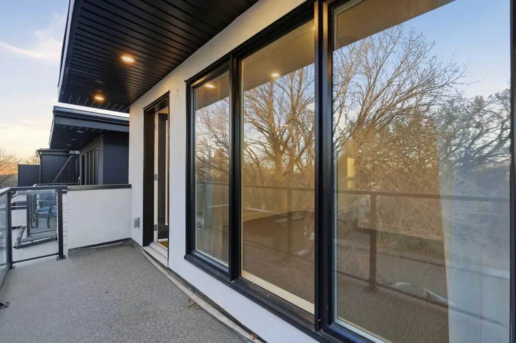 631 55 Avenue SW Calgary AB T2V 0G2