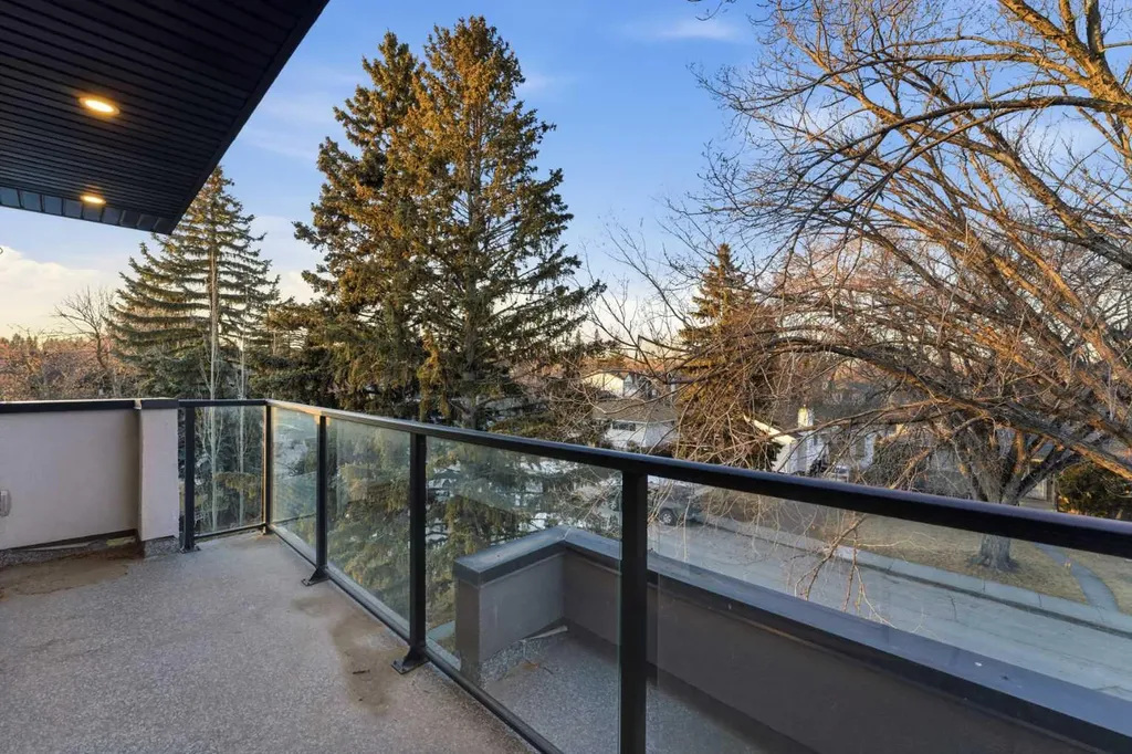 631 55 Avenue SW Calgary AB T2V 0G2