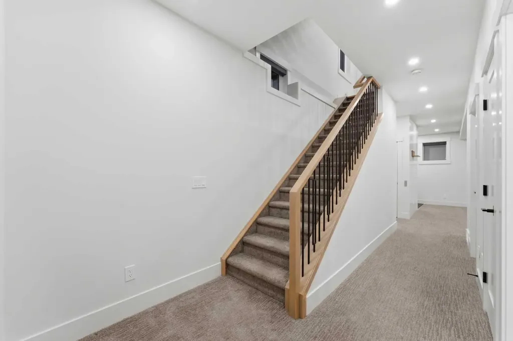 631 55 Avenue SW Calgary AB T2V 0G2