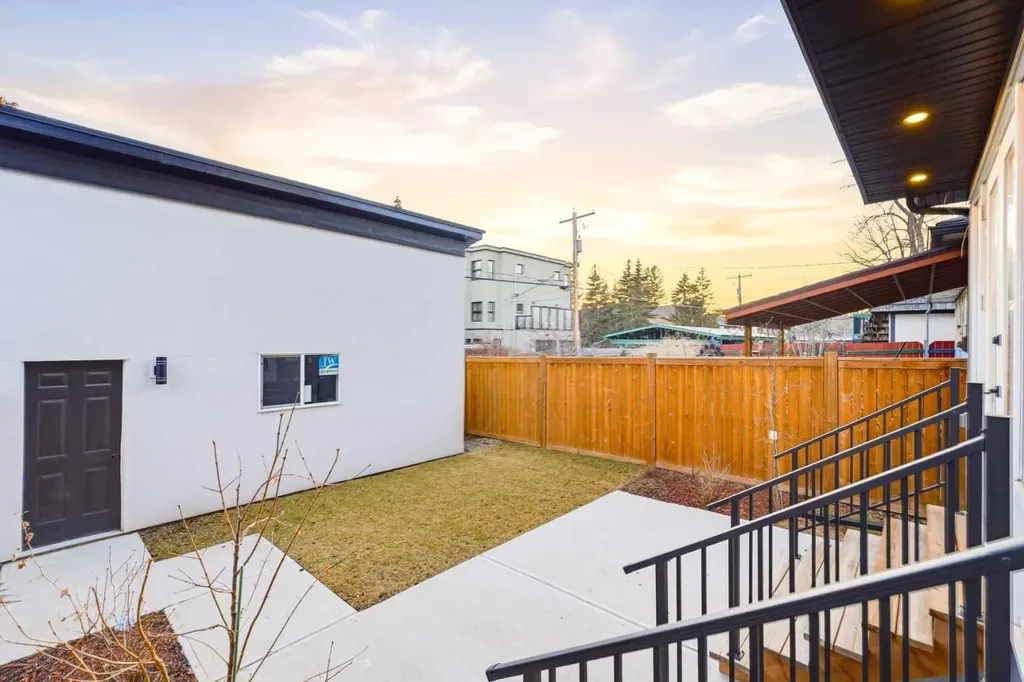 631 55 Avenue SW Calgary AB T2V 0G2