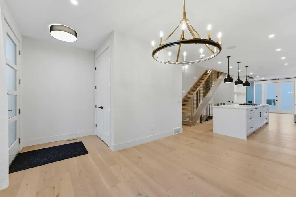 631 55 Avenue SW Calgary AB T2V 0G2