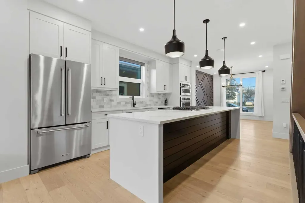 631 55 Avenue SW Calgary AB T2V 0G2