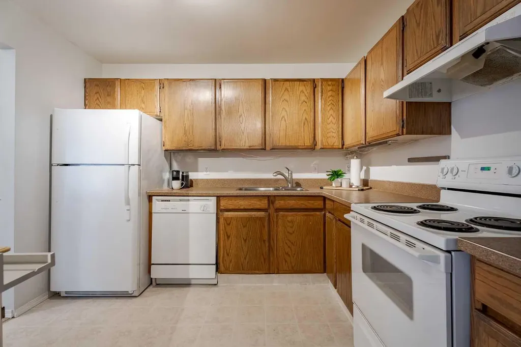 3402 Parkdale Boulevard NW Calgary AB T2N 3T4