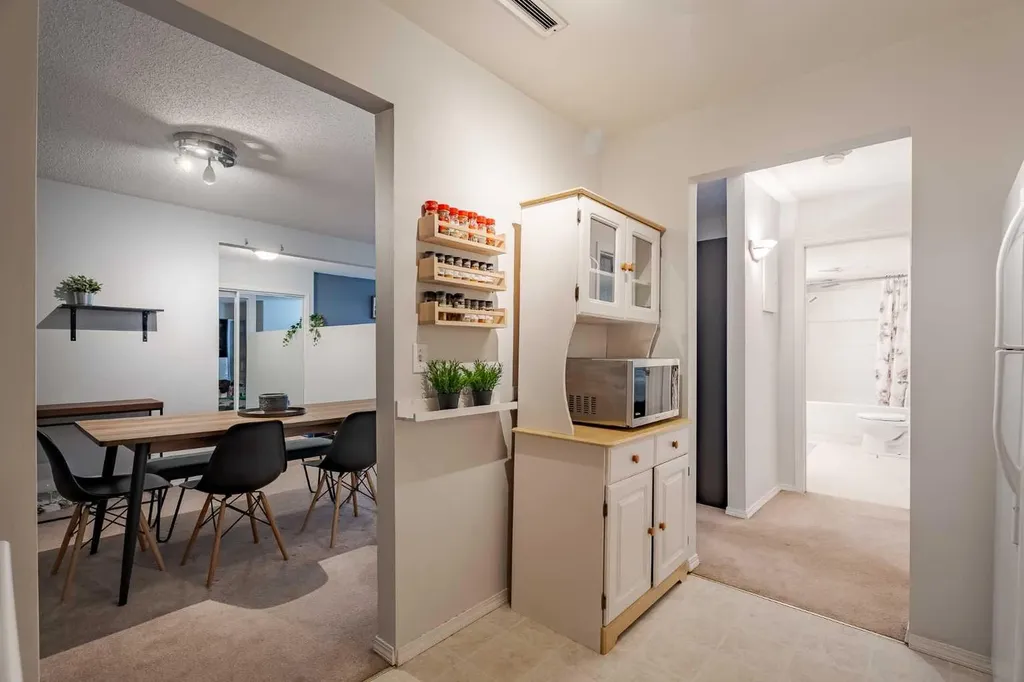 3402 Parkdale Boulevard NW Calgary AB T2N 3T4