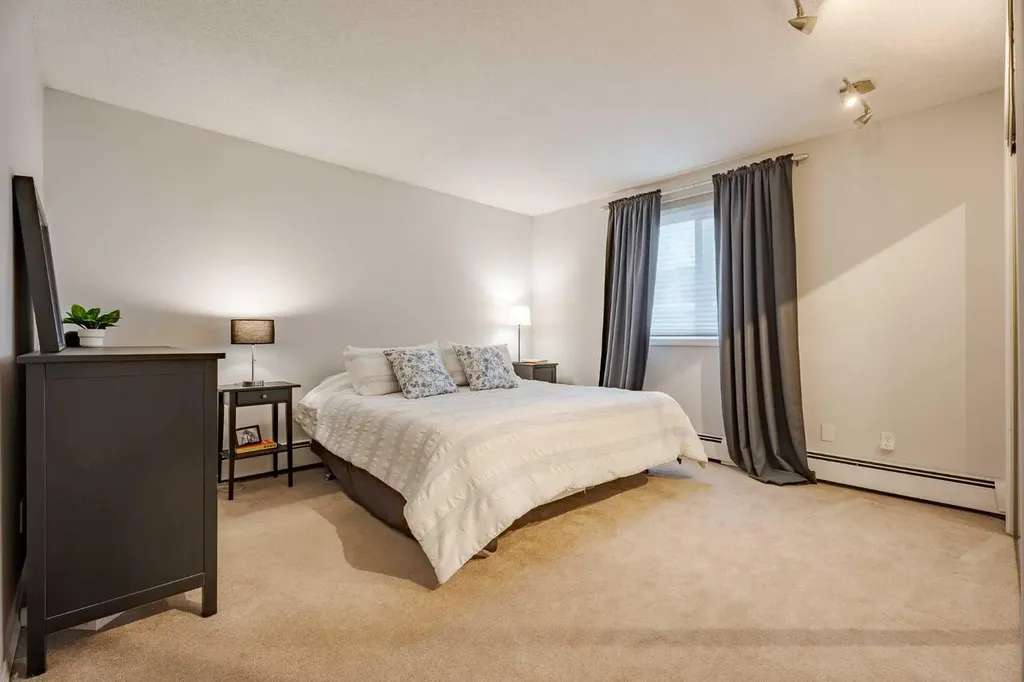 3402 Parkdale Boulevard NW Calgary AB T2N 3T4