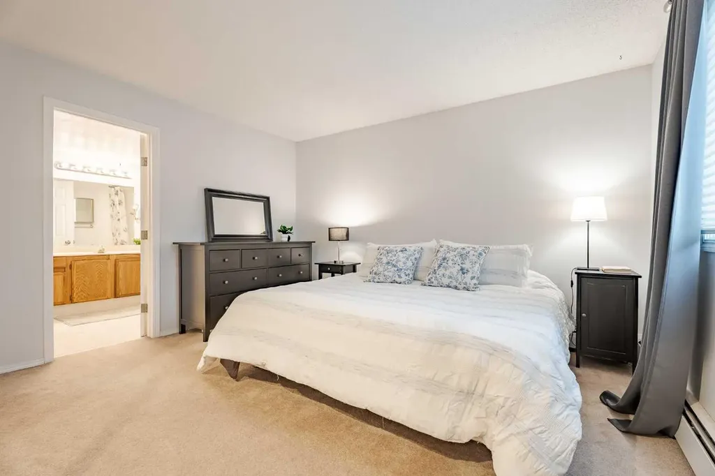 3402 Parkdale Boulevard NW Calgary AB T2N 3T4