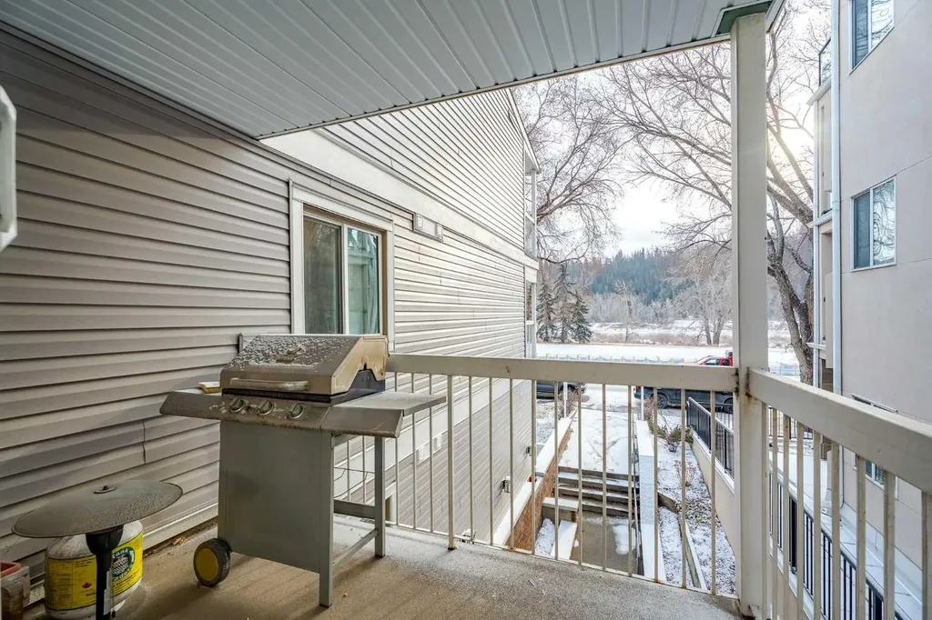 3402 Parkdale Boulevard NW Calgary AB T2N 3T4