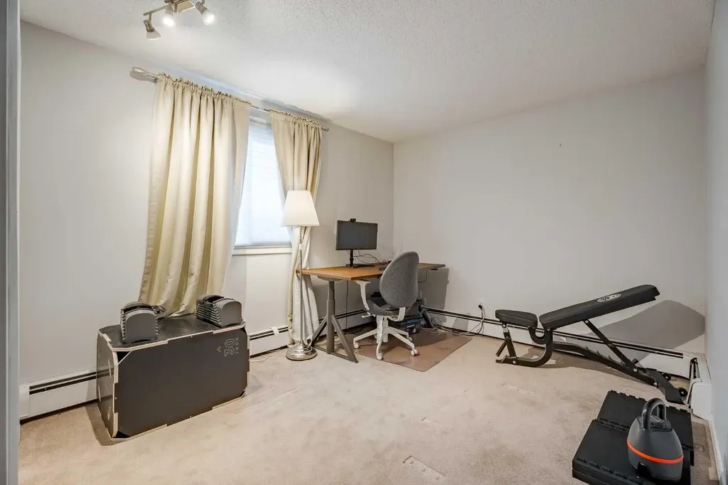 3402 Parkdale Boulevard NW Calgary AB T2N 3T4