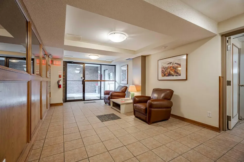 3402 Parkdale Boulevard NW Calgary AB T2N 3T4