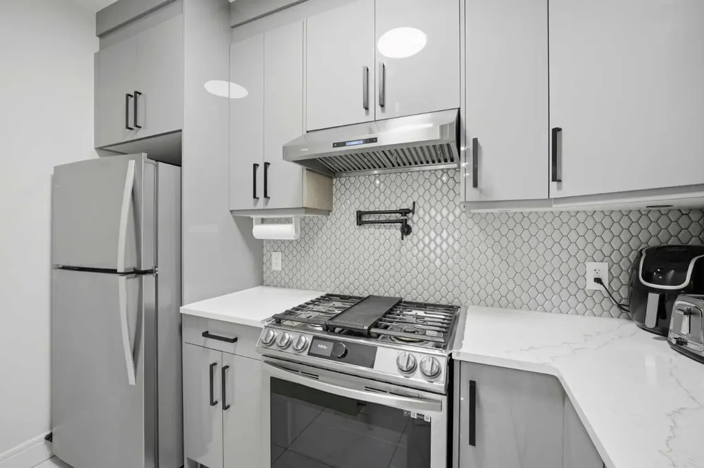 15 Saddlecrest Link NE Calgary AB T3J0Z3