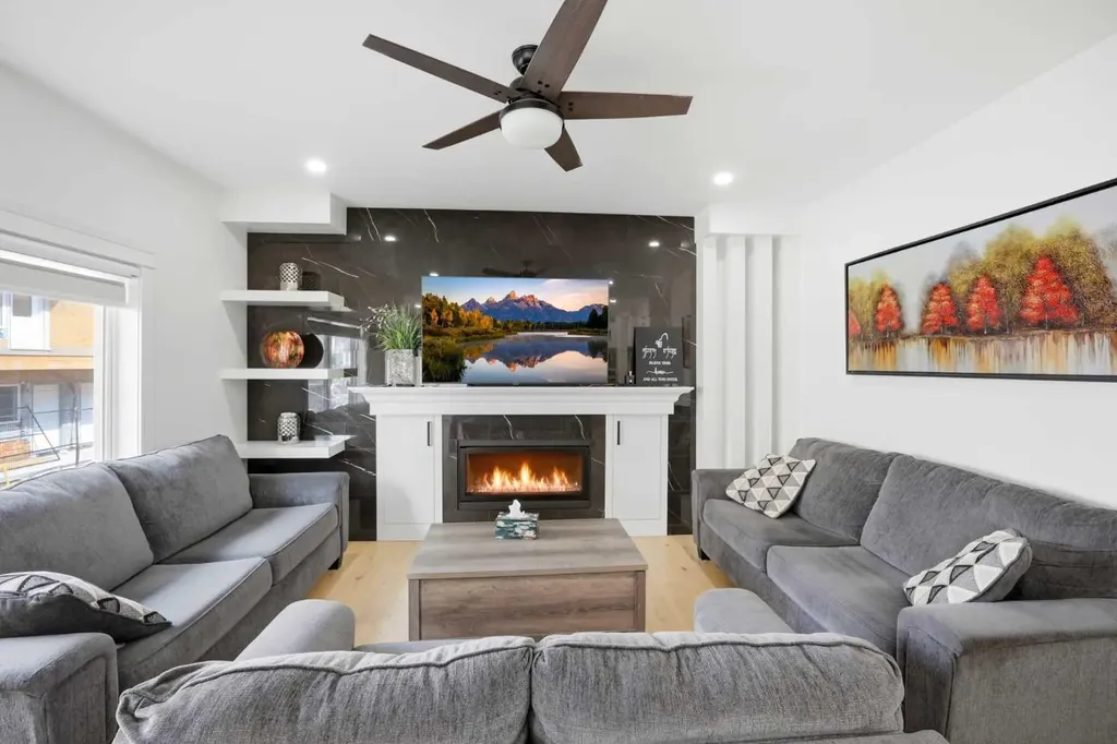 15 Saddlecrest Link NE Calgary AB T3J0Z3