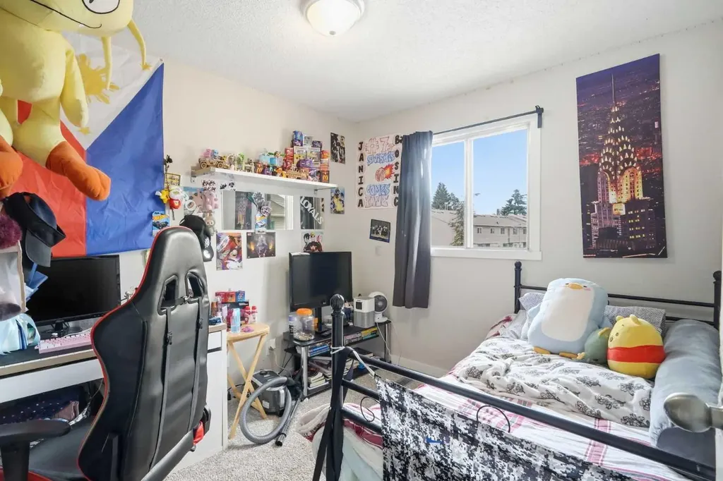 2519 38 Street NE Calgary AB T1Y 4W8