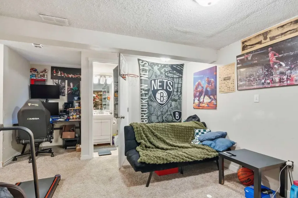 2519 38 Street NE Calgary AB T1Y 4W8