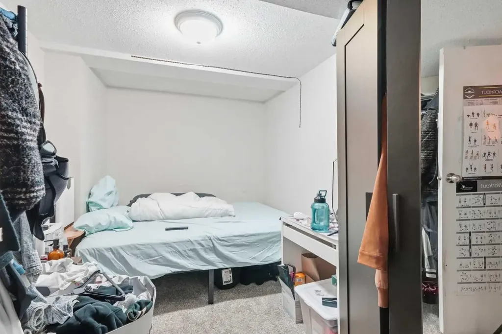 2519 38 Street NE Calgary AB T1Y 4W8