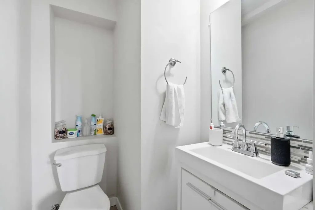2519 38 Street NE Calgary AB T1Y 4W8