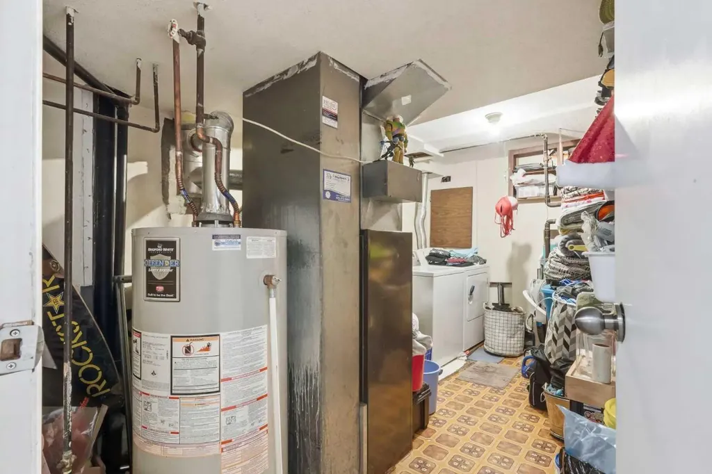 2519 38 Street NE Calgary AB T1Y 4W8