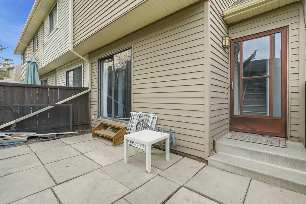 2519 38 Street NE Calgary AB T1Y 4W8