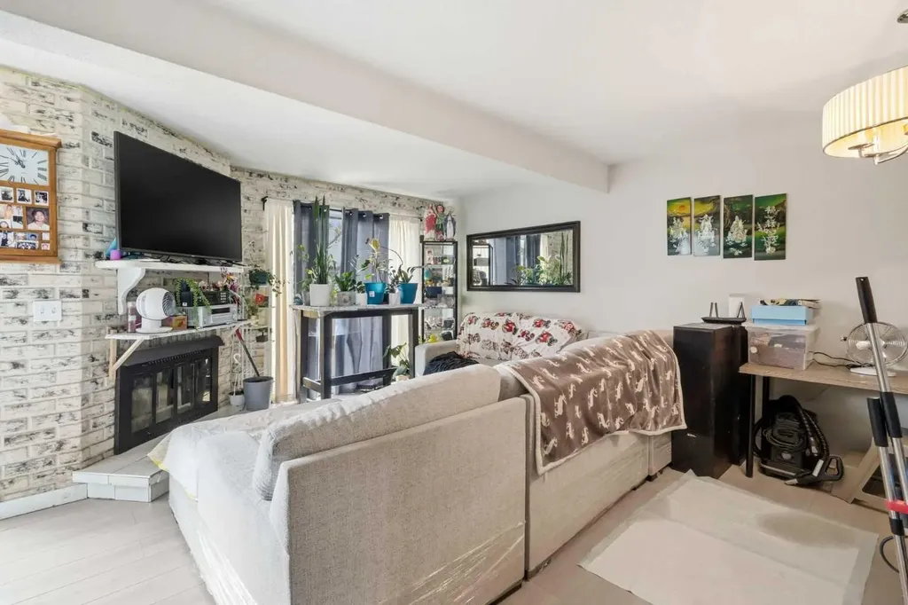 2519 38 Street NE Calgary AB T1Y 4W8