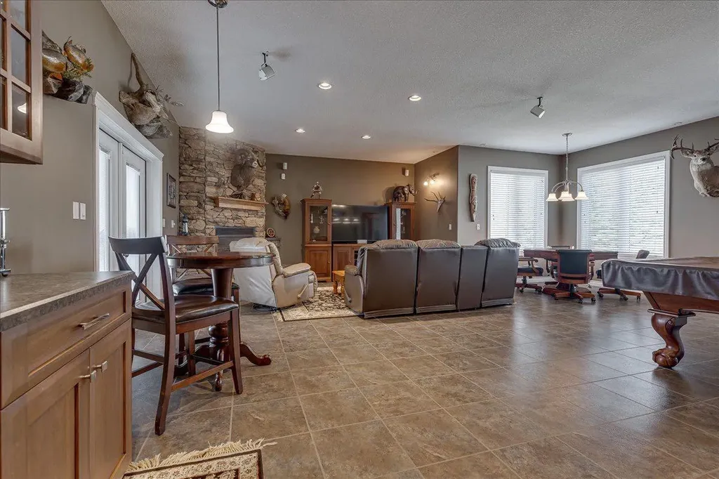 33550 Range Road 23 Rural Mountain View County AB T4H1P4