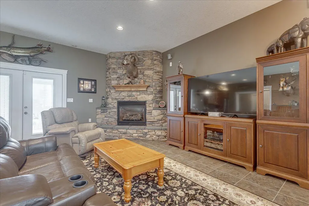 33550 Range Road 23 Rural Mountain View County AB T4H1P4