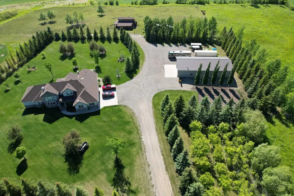 33550 Range Road 23 Rural Mountain View County AB T4H1P4