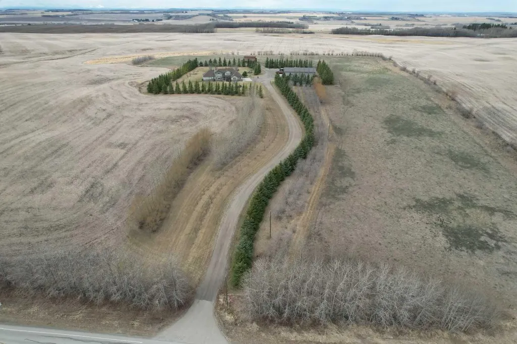 33550 Range Road 23 Rural Mountain View County AB T4H1P4