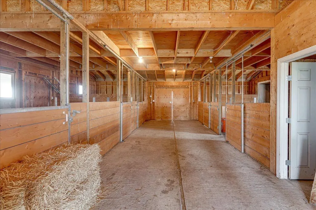 33550 Range Road 23 Rural Mountain View County AB T4H1P4