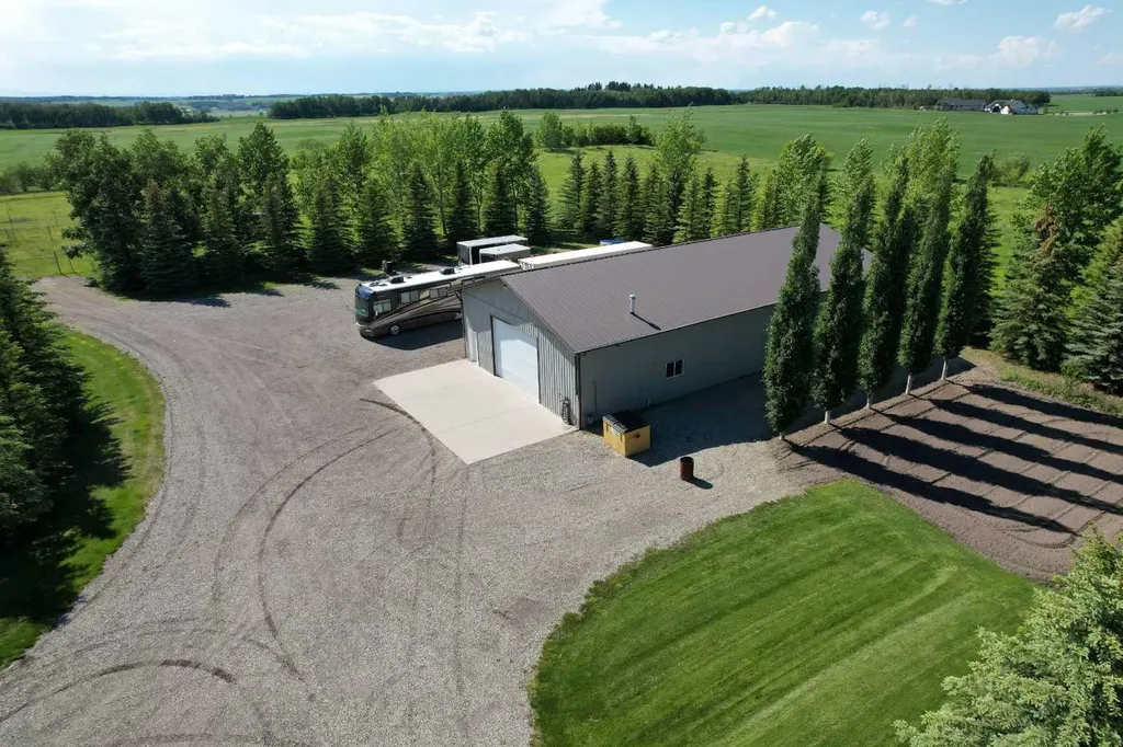 33550 Range Road 23 Rural Mountain View County AB T4H1P4