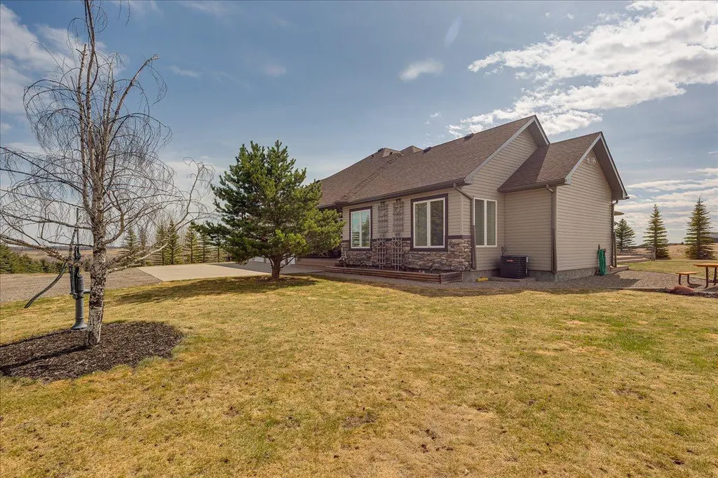 33550 Range Road 23 Rural Mountain View County AB T4H1P4