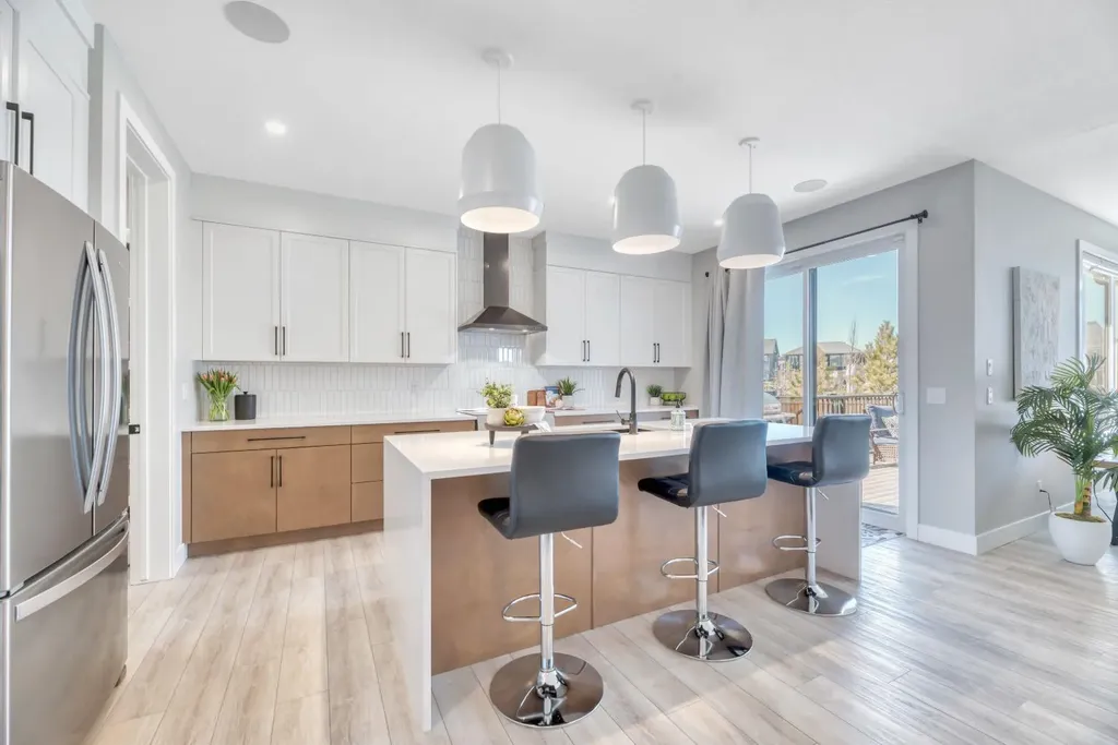 6 Legacy Woods Crescent SE Calgary AB T2X 2G5
