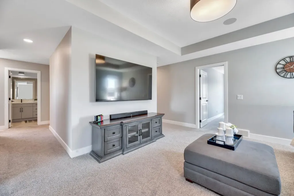 6 Legacy Woods Crescent SE Calgary AB T2X 2G5