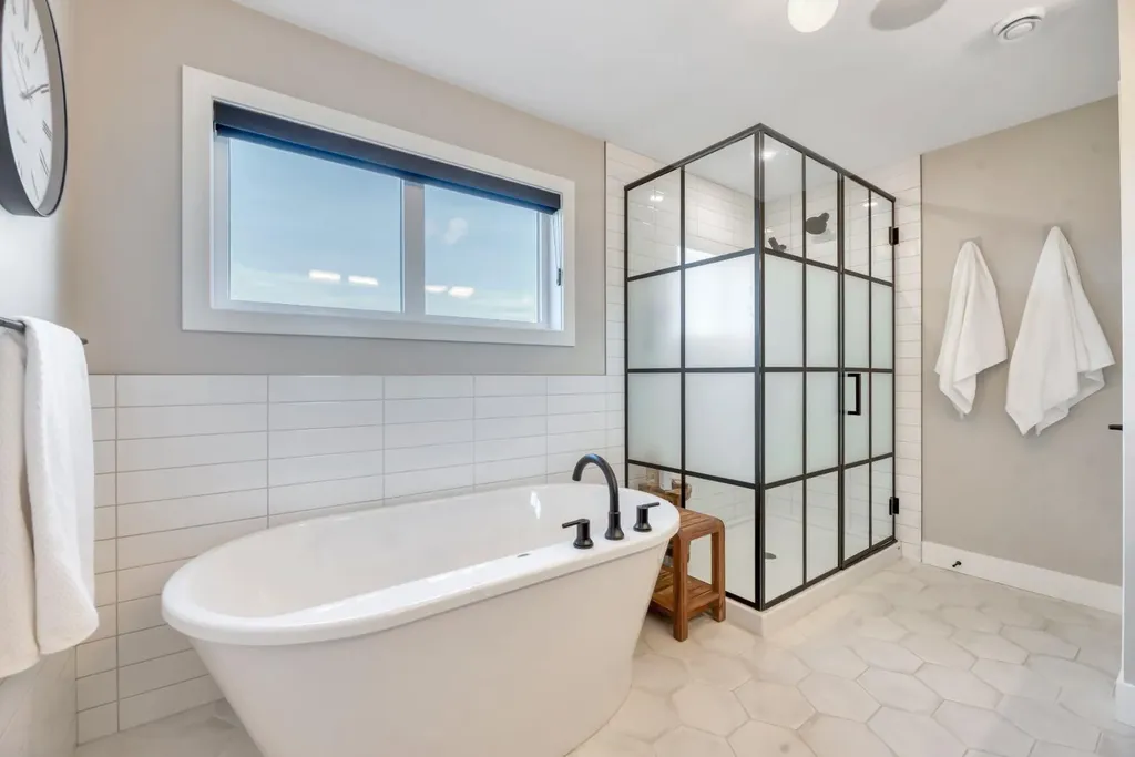 6 Legacy Woods Crescent SE Calgary AB T2X 2G5