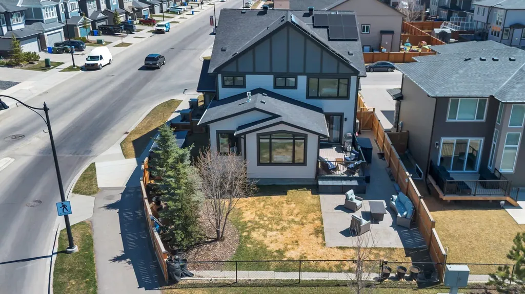 6 Legacy Woods Crescent SE Calgary AB T2X 2G5